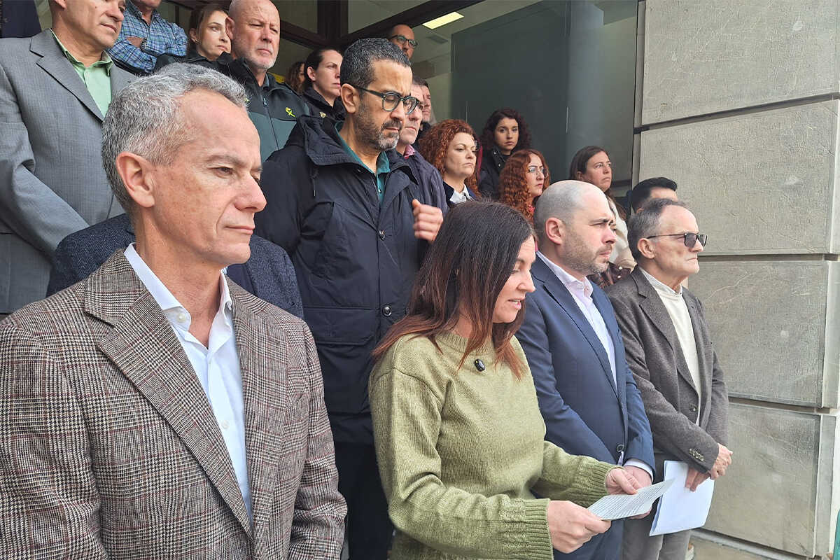 Minuto de silencio en la Delegación del Gobierno - 24 de marzo de 2026