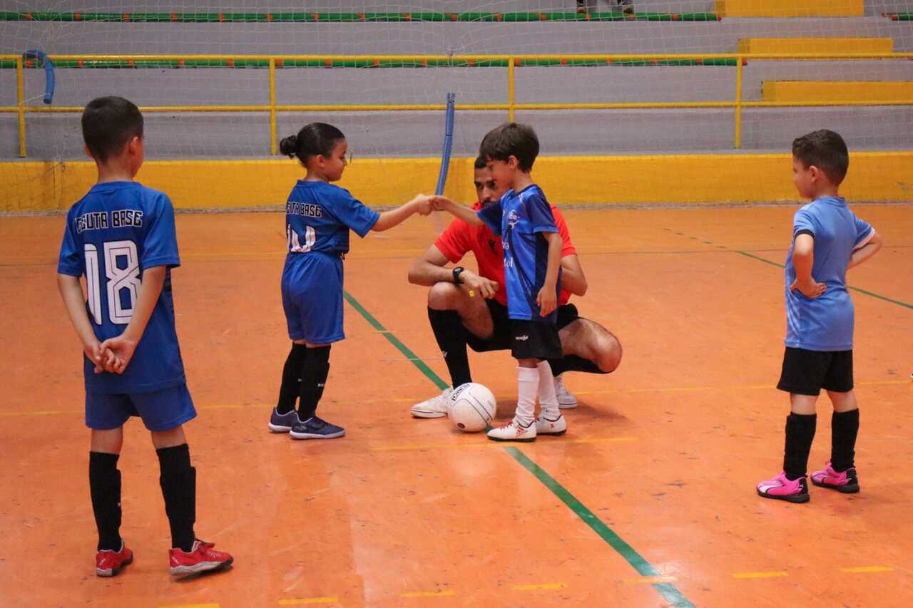Los más pequeños de la RFFCE inician este lunes la competición de Fútbol Sala