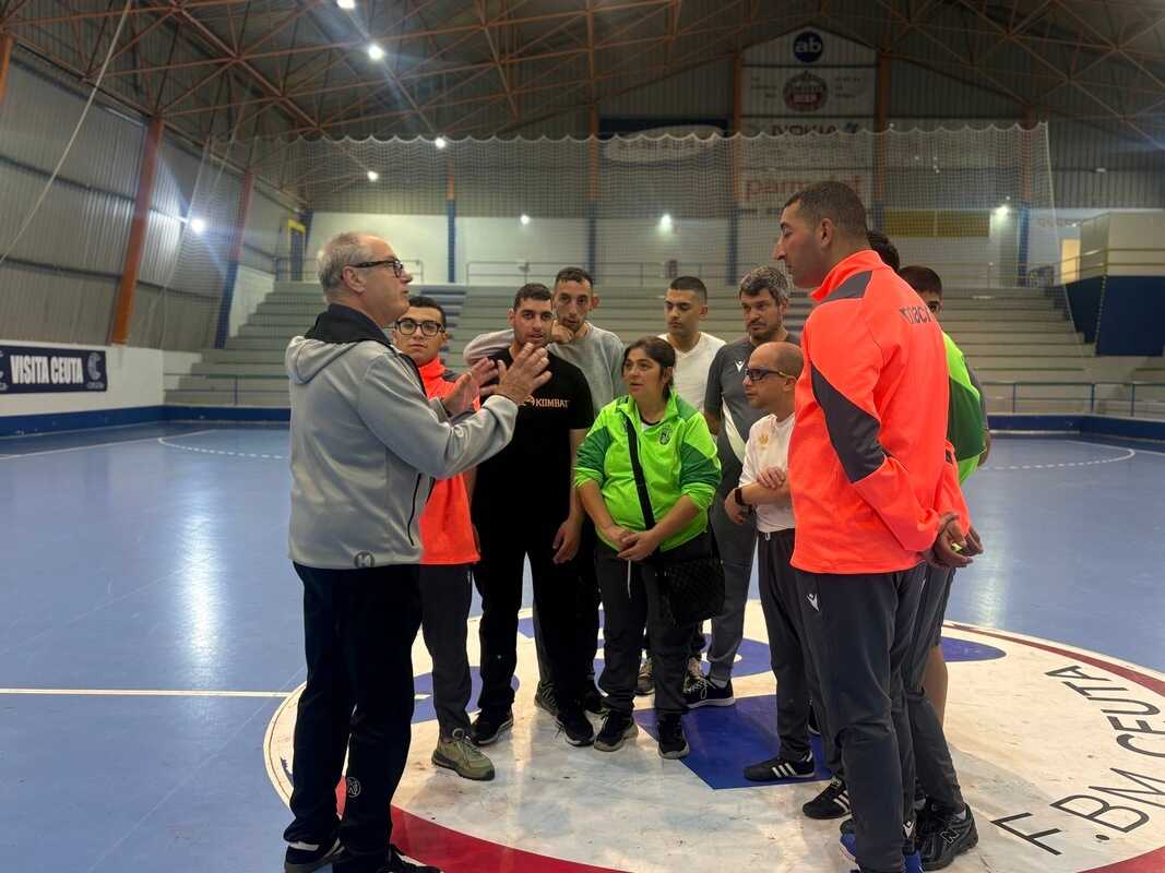 Balonmano Genuine / Alma Palomino