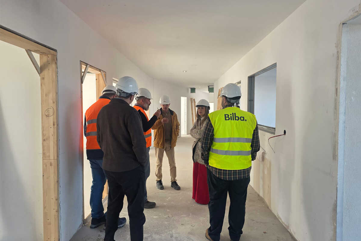 Pilar Orozco visita las obras de la nueva escuela infantil de Loma Colmenar 2