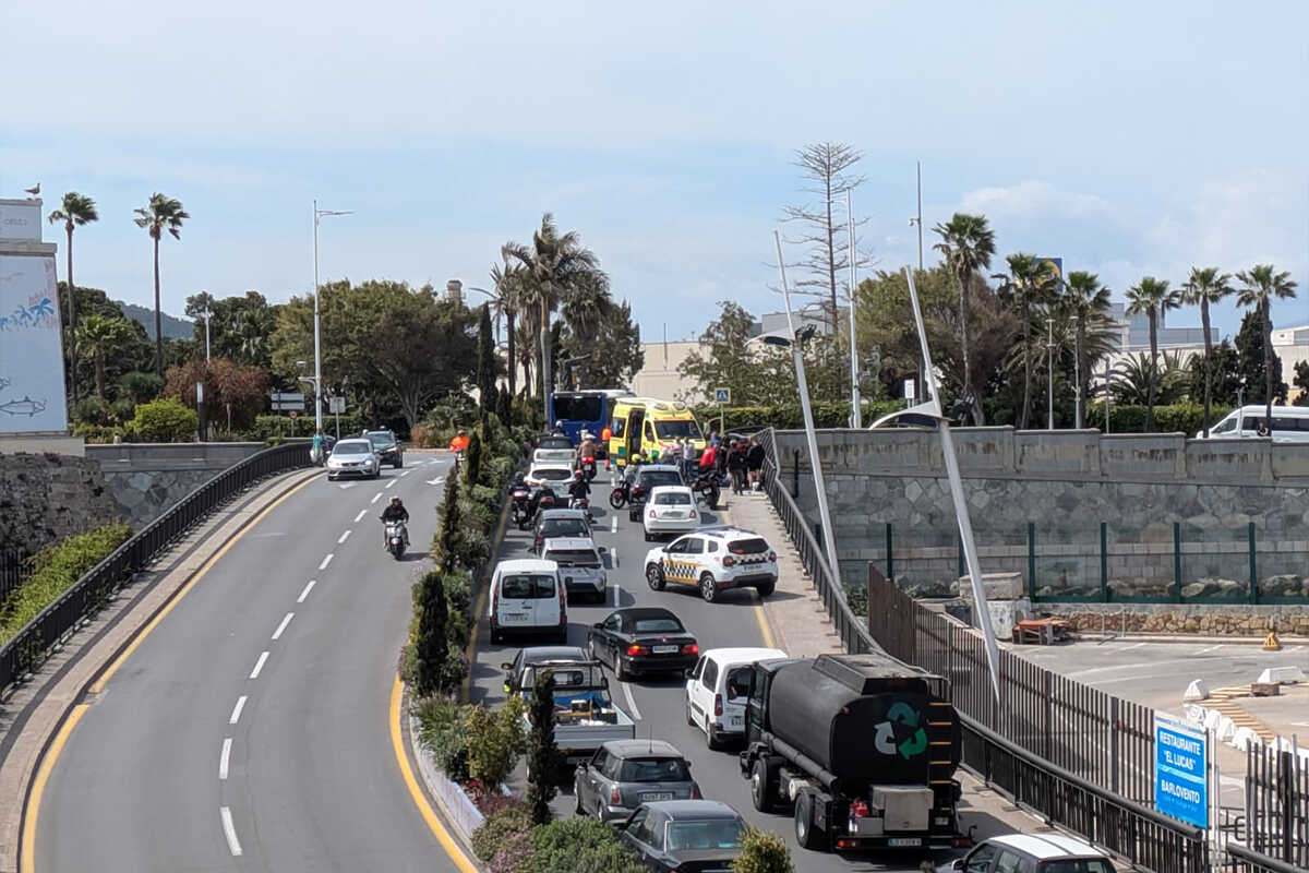 Accidente en la Avenida Compañía del Mar / Rubén Báez