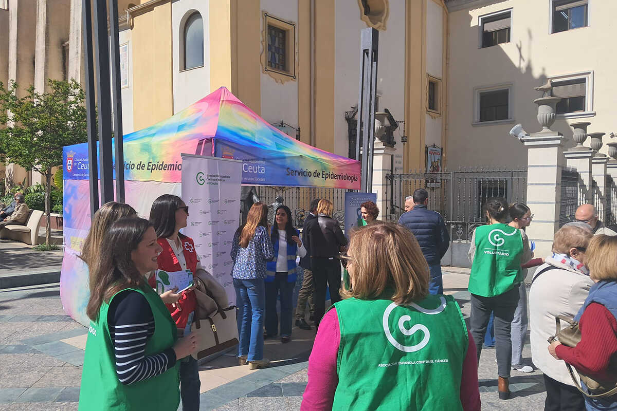 Jornada del Cáncer de Colon en la Plaza de los Reyes / César Martín