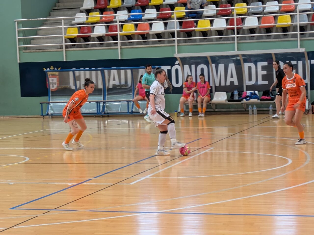 Foto femenino 4