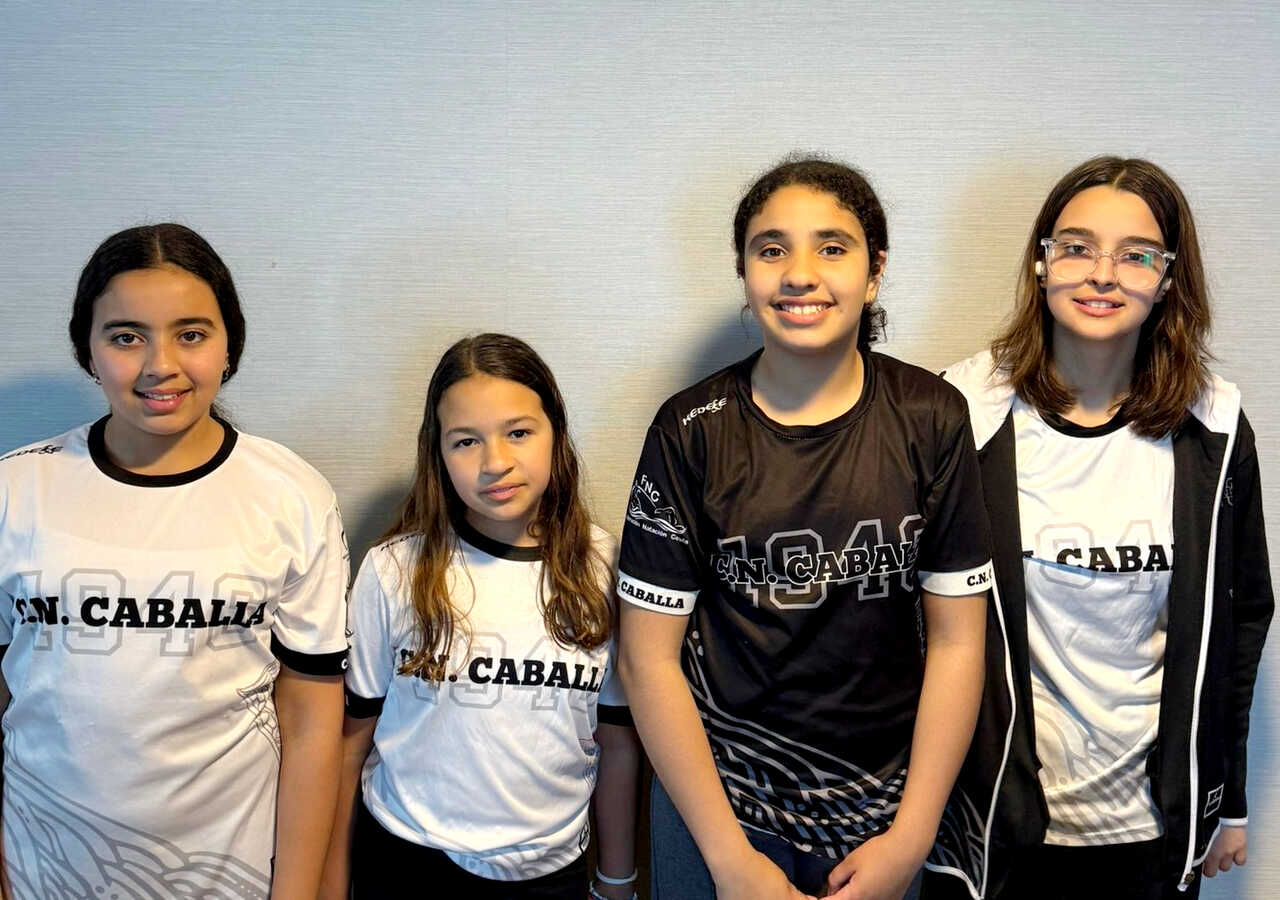 Gran actuación de los jóvenes nadadores caballas en Los Barrios